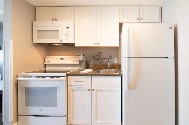 $119,900 | 6900 North Ocean Boulevard, Unit 605, Myrtle Beach, SC 29572