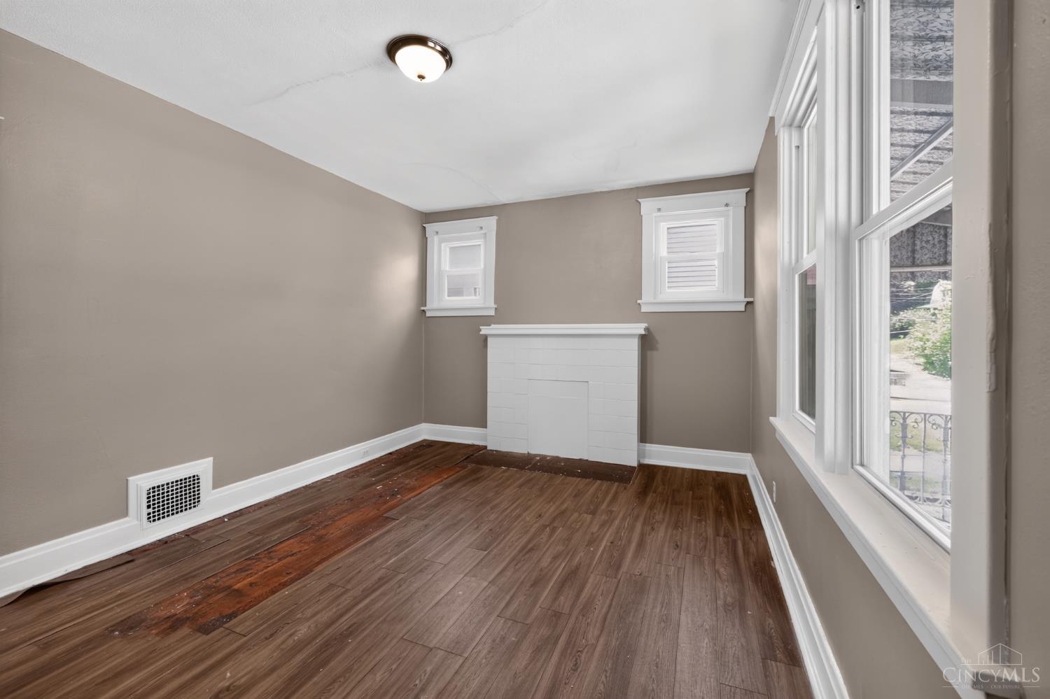 4679 Rapid Run Road Cincinnati, OH 45238 - Photo 4 of 30
