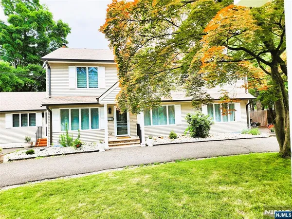 $6,900 | 815 Highland Avenue, Paramus, NJ 07652