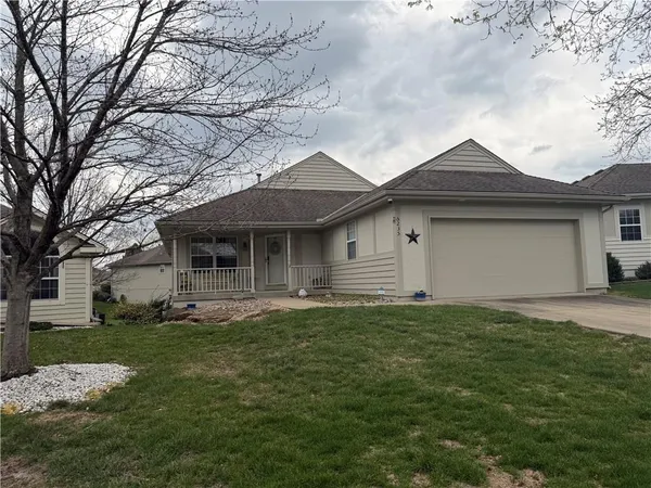 $395,000 | 5235 Downey Avenue, Independence, MO 64055