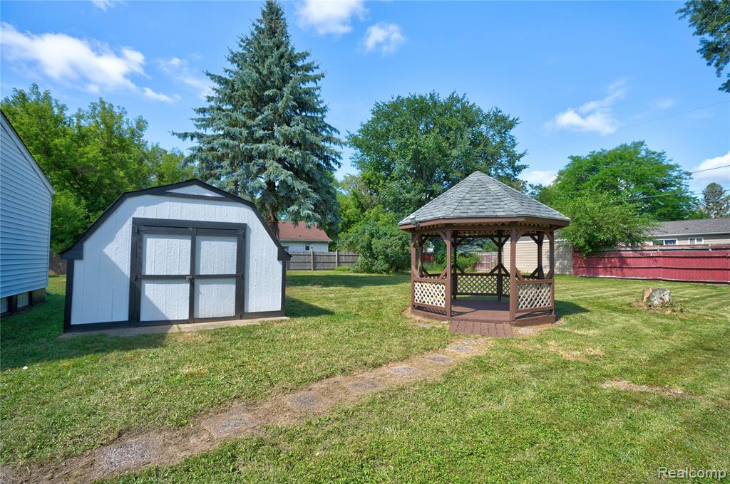3710 Branch Road Flint, MI 48506 - Photo 8 of 46