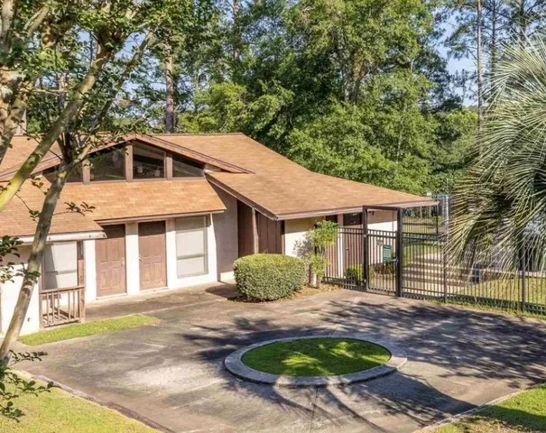 $99,900 | 208 Westwood Drive, Tallahassee, FL 32304