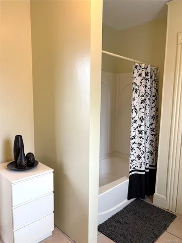 $2,500 | 558 Locust Avenue, Unit 2, Port Chester, NY 10573