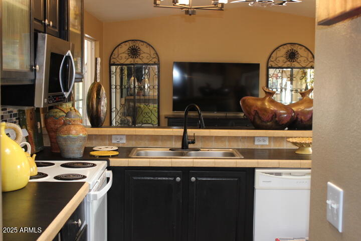 2208 West Baseline Avenue, Unit 121 Apache Junction, AZ 85120 - Photo 14 of 26 IMG_5391