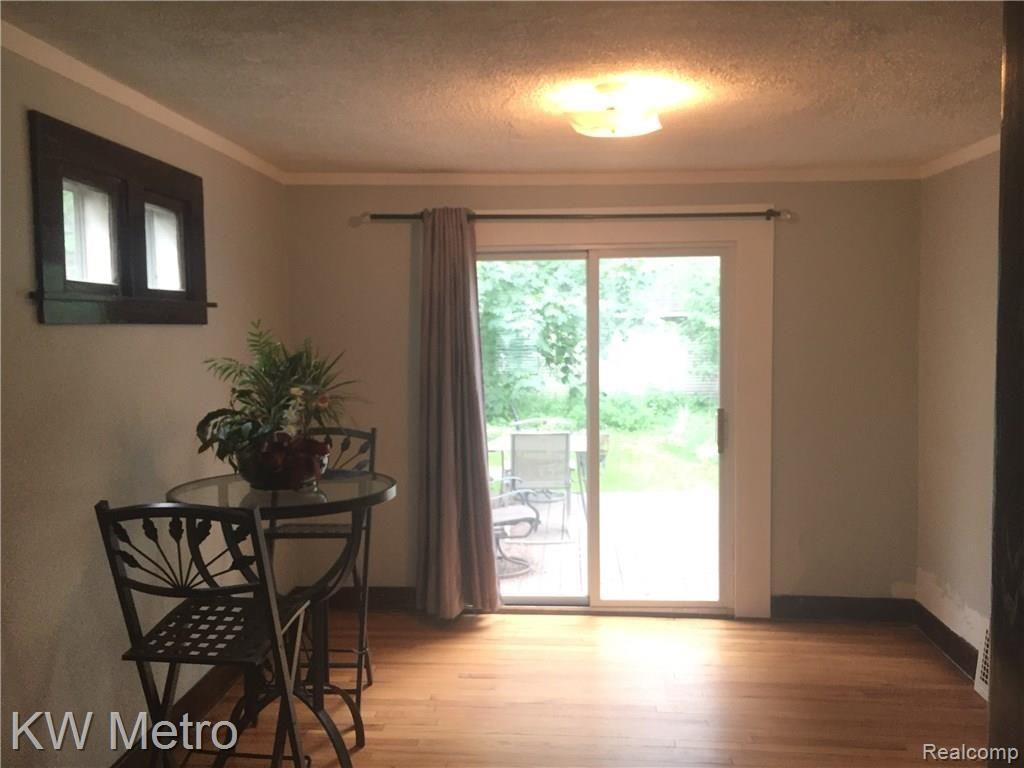 699 Columbia Road Berkley, MI 48072 - Photo 4 of 22