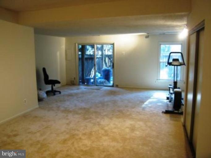 1657 Oak Spring Way Reston, VA 20190 - Photo 6 of 9 Recreation Room