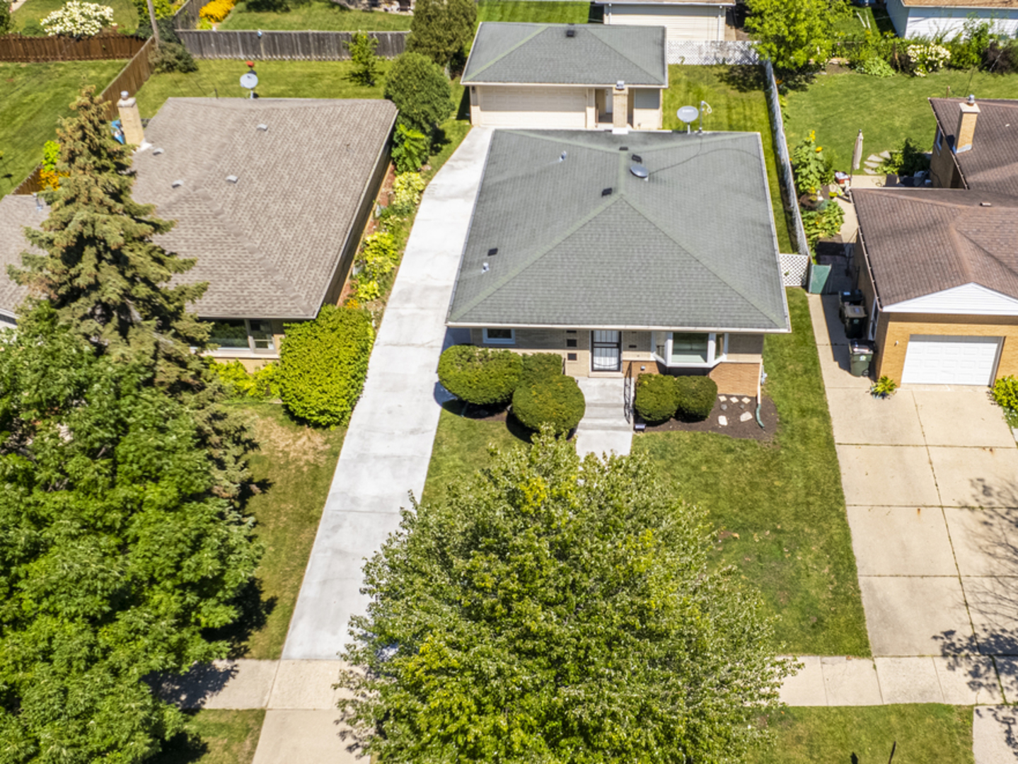 1409 Lahon Street Park Ridge, IL 60068 - Photo 2 of 39