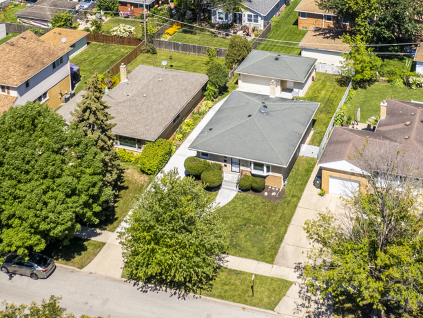 1409 Lahon Street Park Ridge, IL 60068 - Photo 3 of 39
