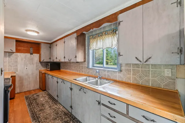 $349,000 | 26 Crowell Hill Road, Vassalboro, ME 04989