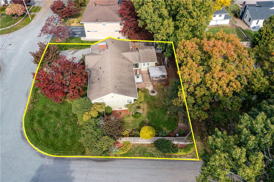 133 Glen Ridge Road Cranston, RI 02920 - Photo 3 of 46
