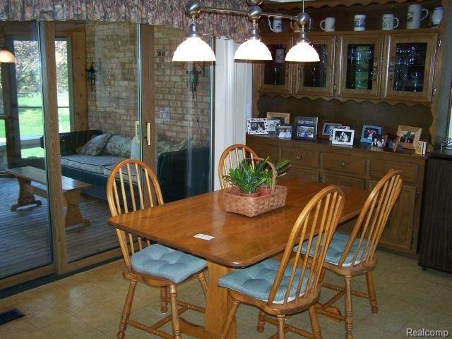 340 Shellbourne Drive Rochester, MI 48309 - Photo 10 of 16 100_3044.jpg