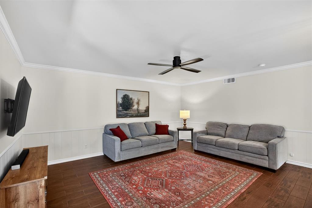 5509 Galaxie Road Garland, TX 75044 - Photo 11 of 35