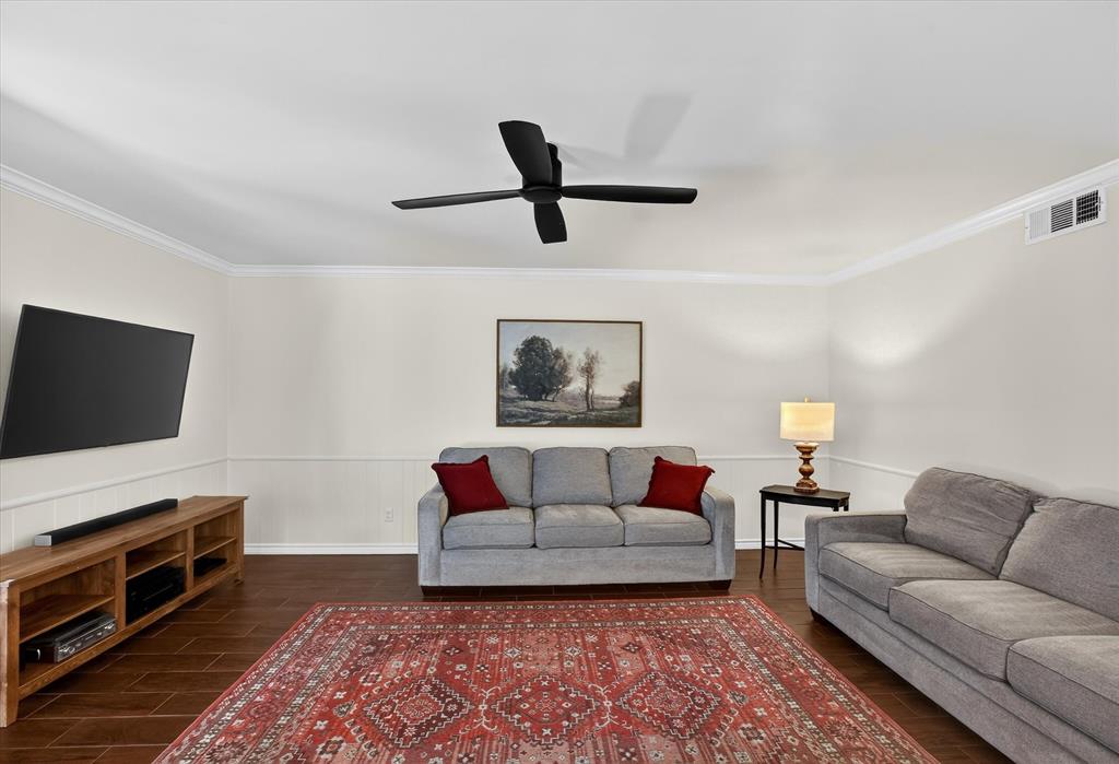 5509 Galaxie Road Garland, TX 75044 - Photo 10 of 35