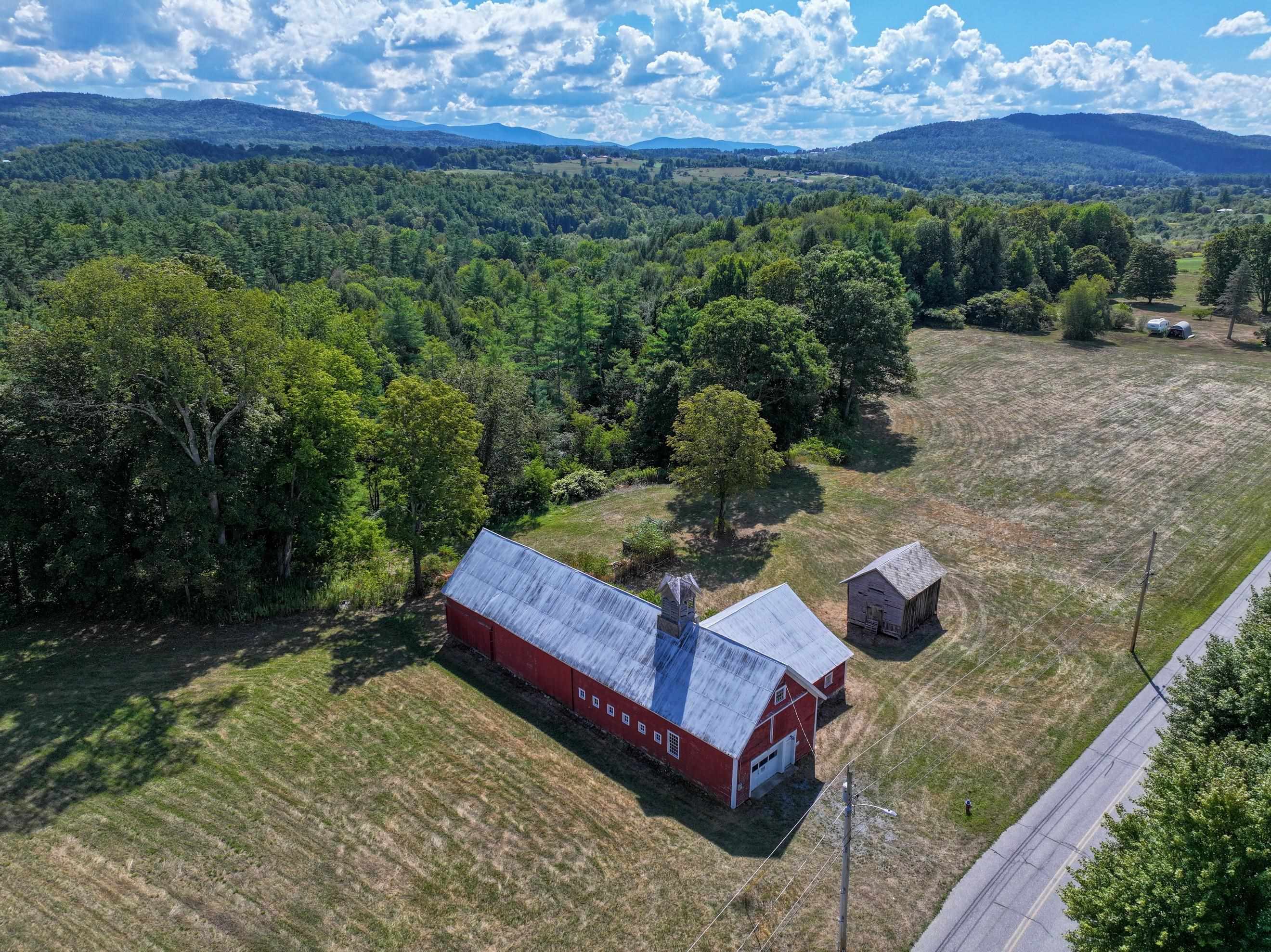 367 Elm Street Pittsford, VT 05744 - Photo 2 of 27 Gallery Image 2