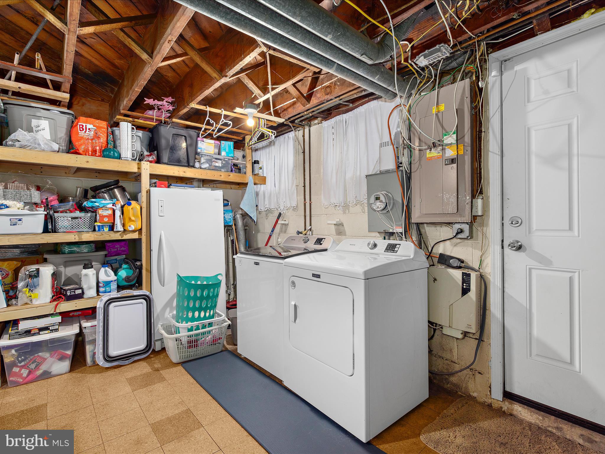 7851 Kentley Road Baltimore, MD 21222 - Photo 21 of 58 a utility room with dryer and washer