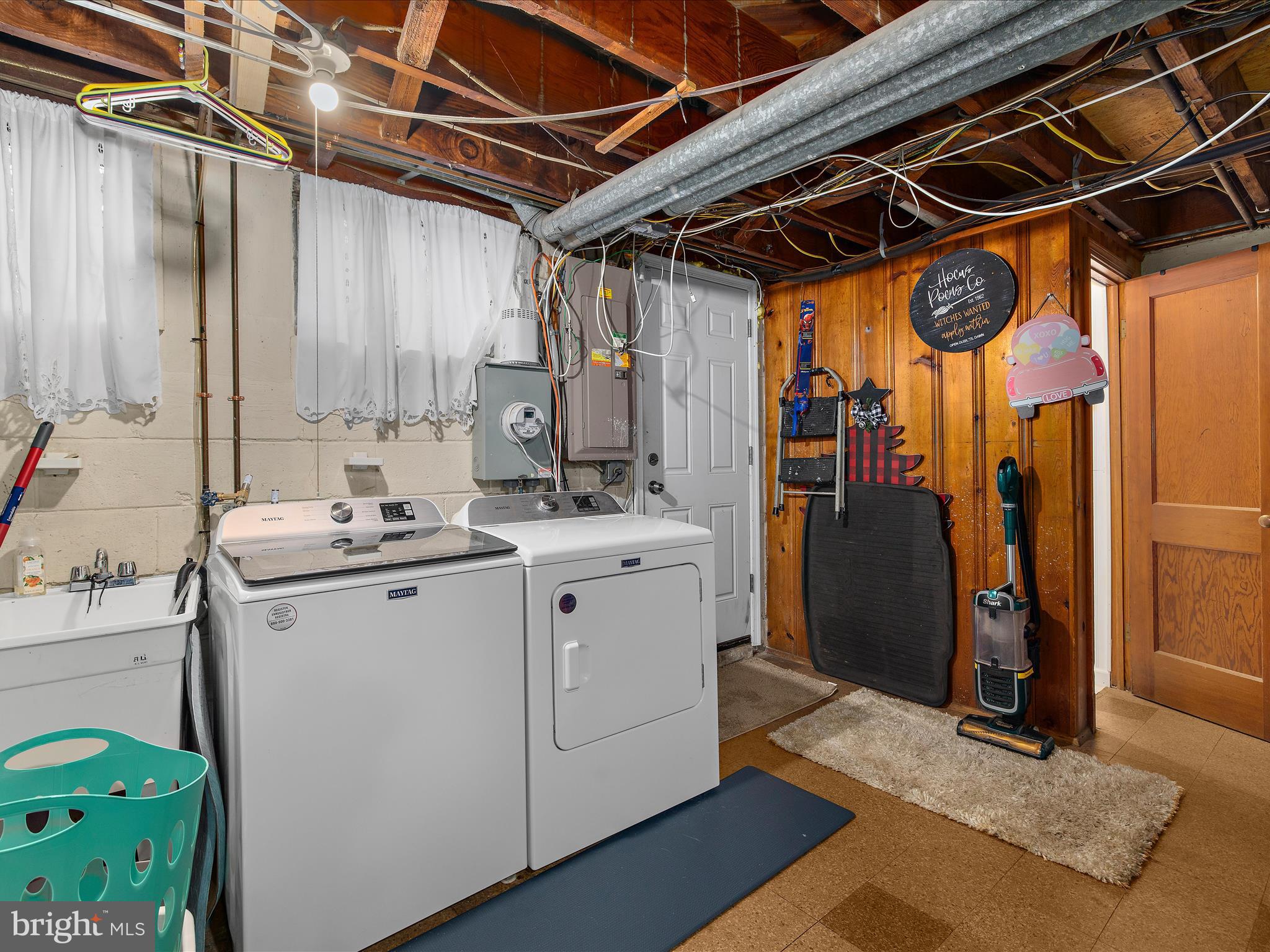 7851 Kentley Road Baltimore, MD 21222 - Photo 22 of 58 a utility room with dryer and washer
