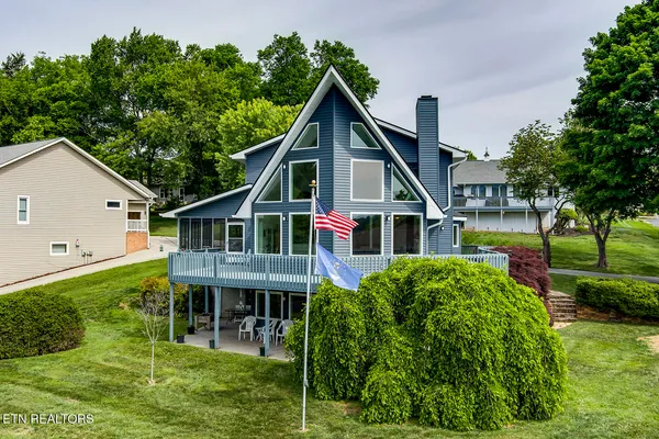$868,000 | 242 Chatuga Way, Loudon, TN 37774