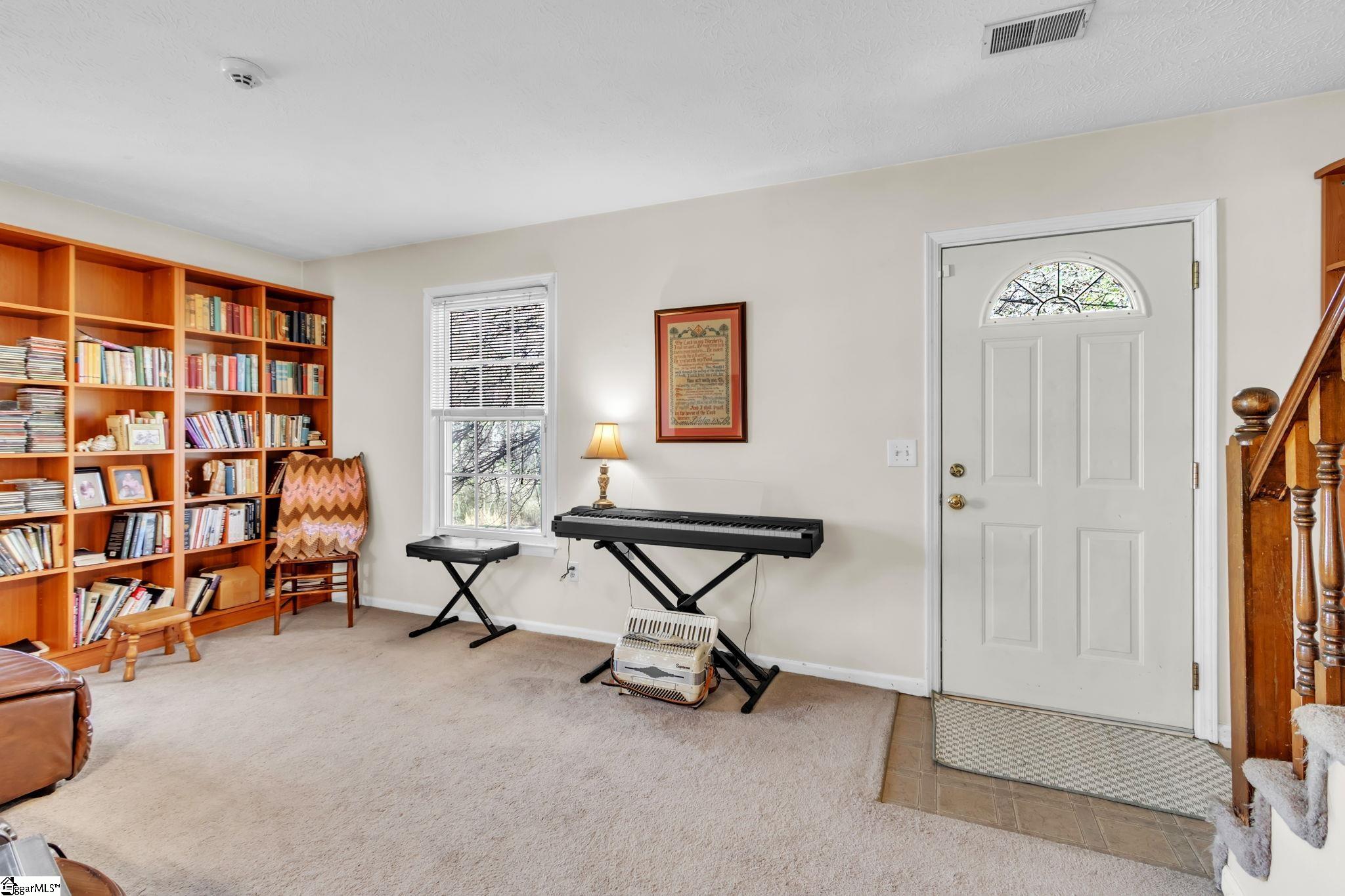 922 Smith Grove Road Easley, SC 29640 - Photo 3 of 20 Gallery Image 3