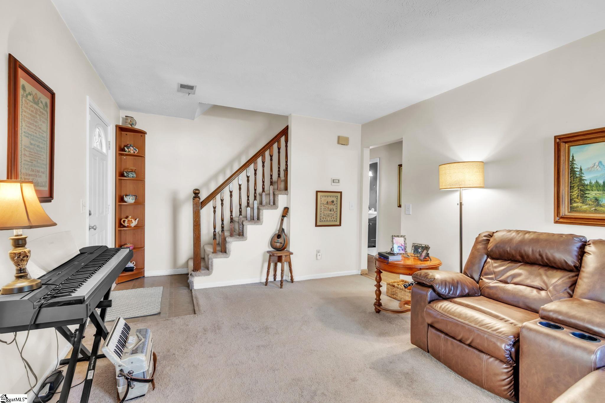 922 Smith Grove Road Easley, SC 29640 - Photo 4 of 20 Gallery Image 4