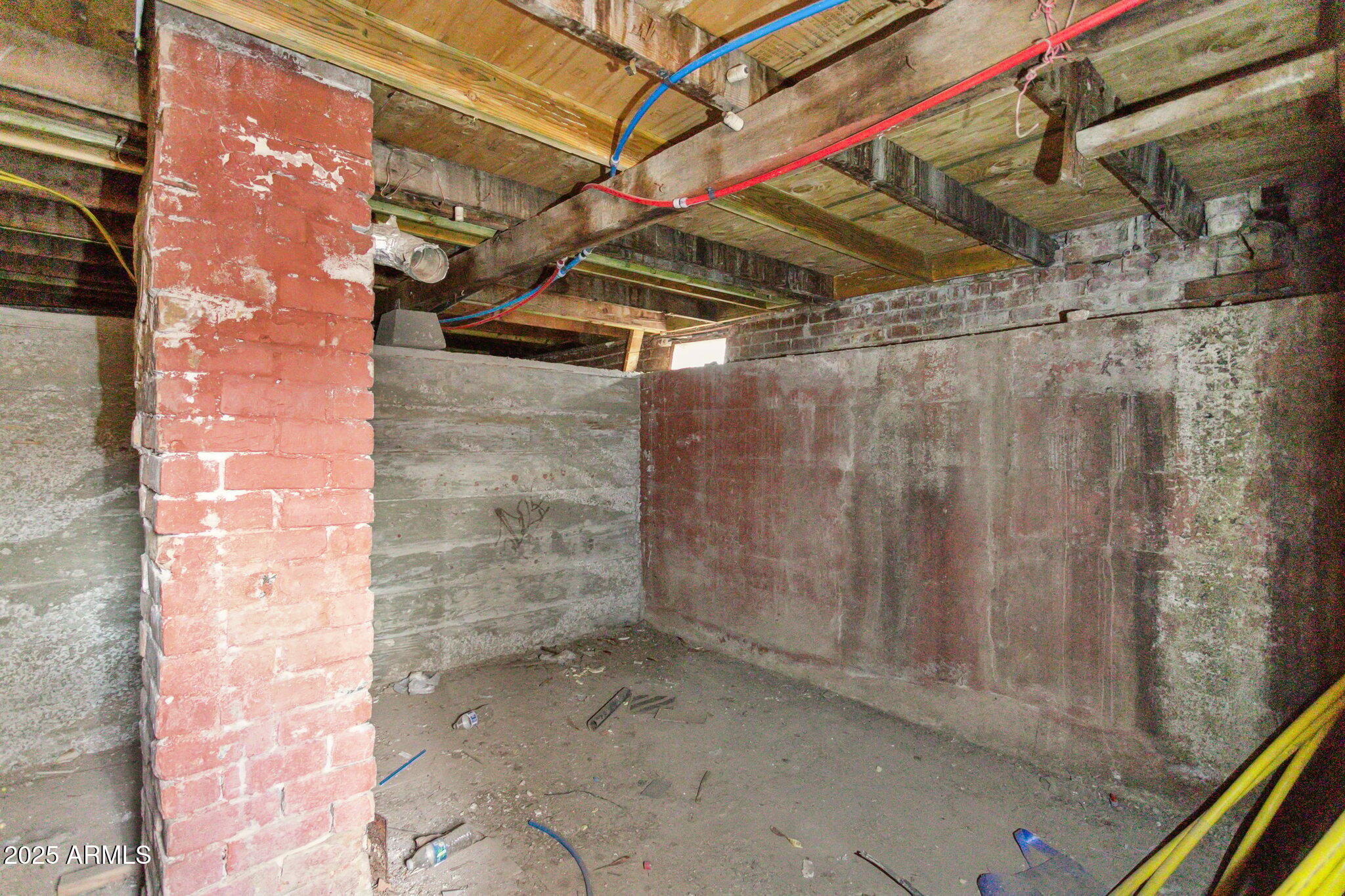 929 East Granada Road Phoenix, AZ 85006 - Photo 15 of 59 Basement is prime for creativity