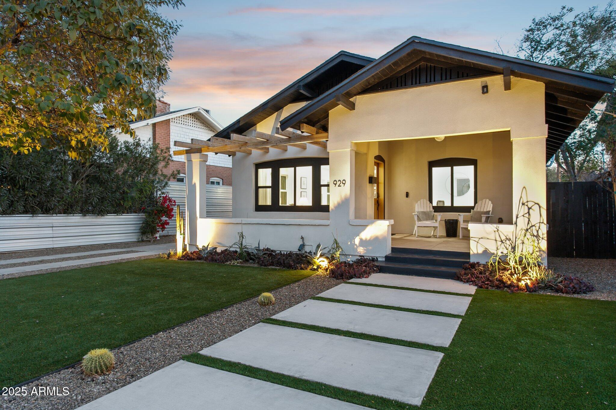 929 East Granada Road Phoenix, AZ 85006 - Photo 20 of 59 Synthetic lawn and pavers