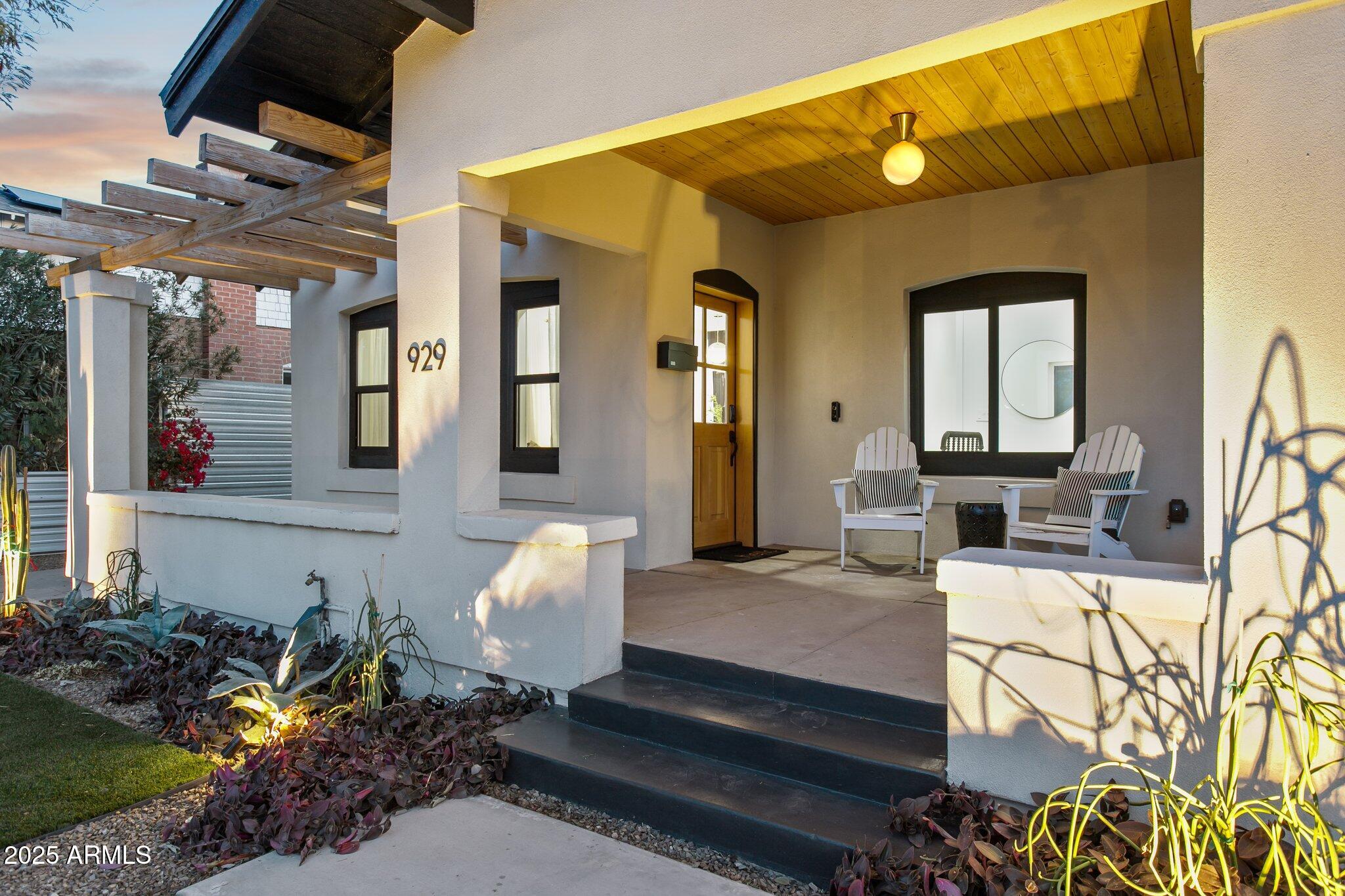 929 East Granada Road Phoenix, AZ 85006 - Photo 21 of 59 The sitting porch of dreams
