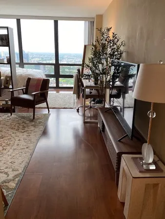 $2,295 | 1636 North Wells Street, Unit 3414, Chicago, IL 60614