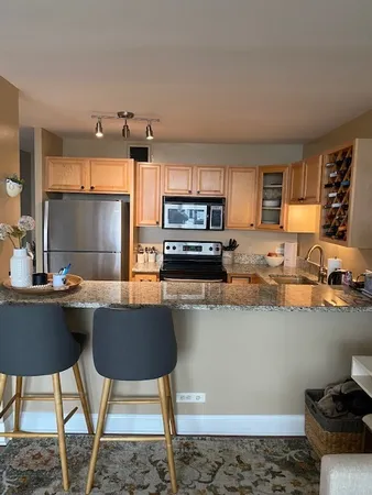 $2,295 | 1636 North Wells Street, Unit 3414, Chicago, IL 60614