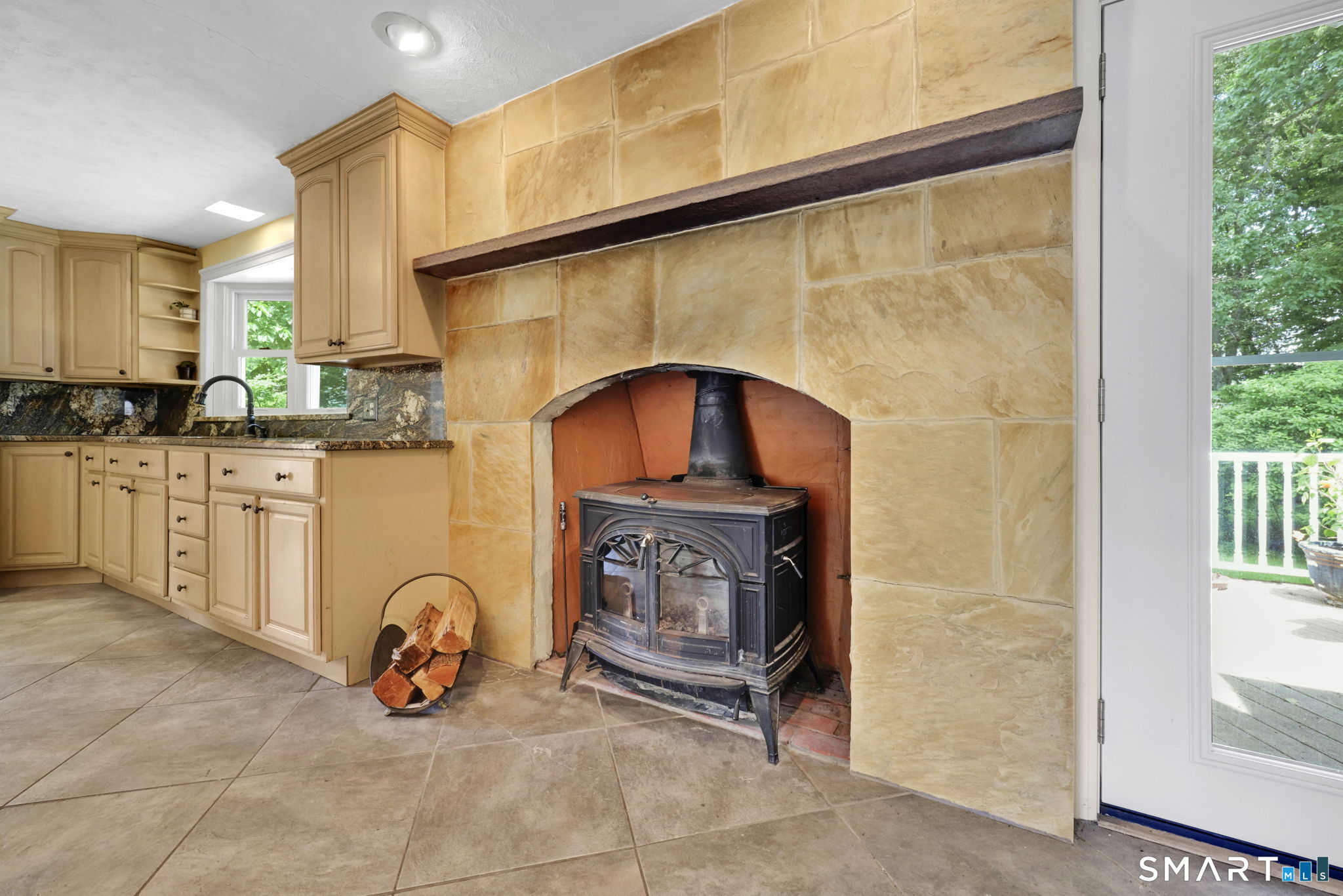 33 Chambers Street Manchester, CT 06042 - Photo 7 of 40