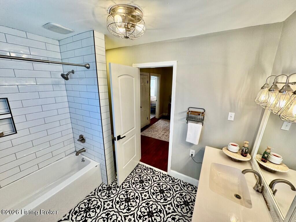 308 Covington Avenue Springfield, KY 40069 - Photo 30 of 51 030_Bathroom