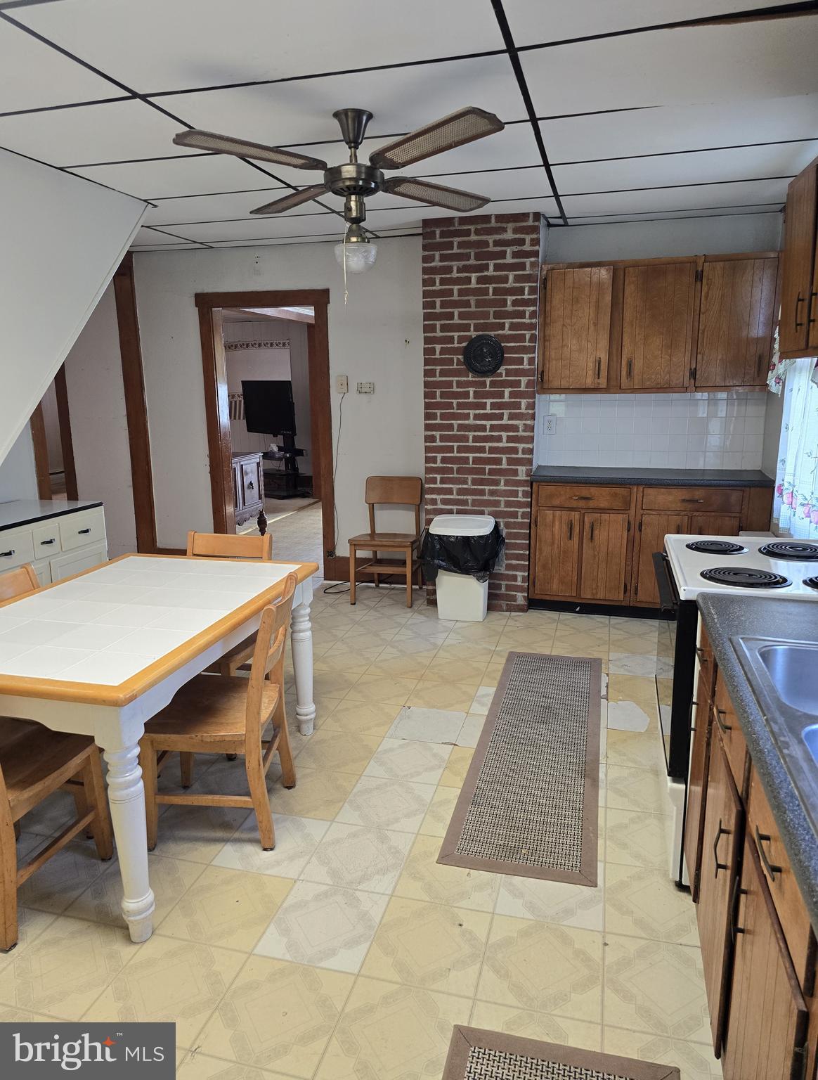 115 South Lightner Street Union Bridge, MD 21791 - Photo 5 of 19 a room with furniture