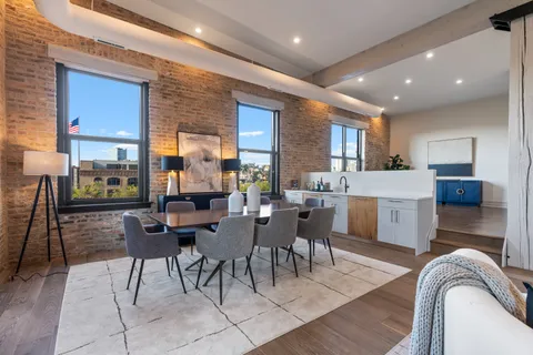 $2,100,000 | 401 North Aberdeen Street, Unit 4N, Chicago, IL 60642