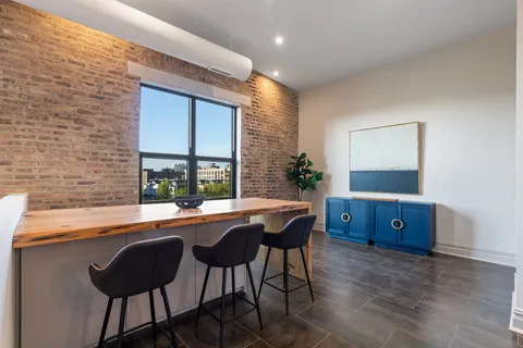 $2,100,000 | 401 North Aberdeen Street, Unit 4N, Chicago, IL 60642