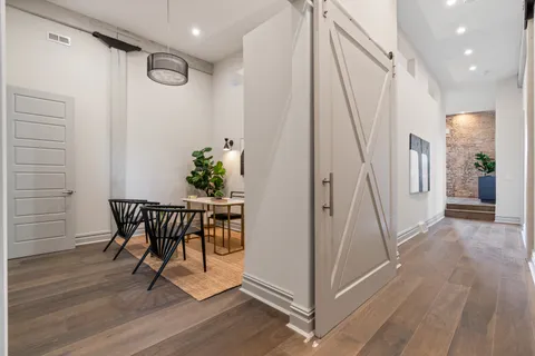 $2,100,000 | 401 North Aberdeen Street, Unit 4N, Chicago, IL 60642