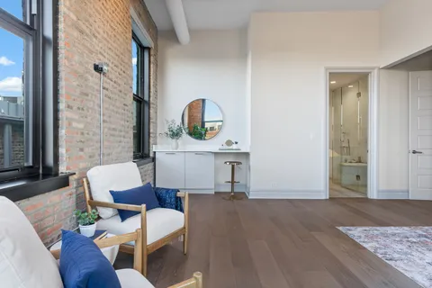 $2,100,000 | 401 North Aberdeen Street, Unit 4N, Chicago, IL 60642