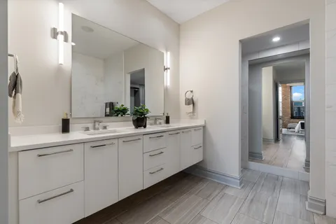 $2,100,000 | 401 North Aberdeen Street, Unit 4N, Chicago, IL 60642