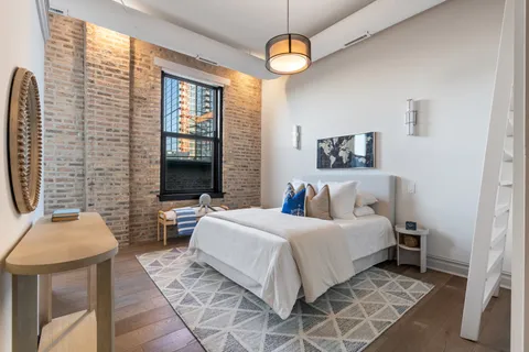 $2,100,000 | 401 North Aberdeen Street, Unit 4N, Chicago, IL 60642