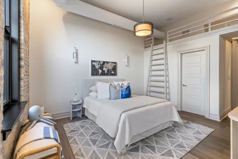 $2,100,000 | 401 North Aberdeen Street, Unit 4N, Chicago, IL 60642