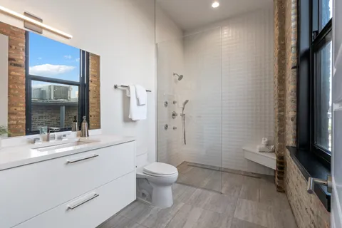 $2,100,000 | 401 North Aberdeen Street, Unit 4N, Chicago, IL 60642