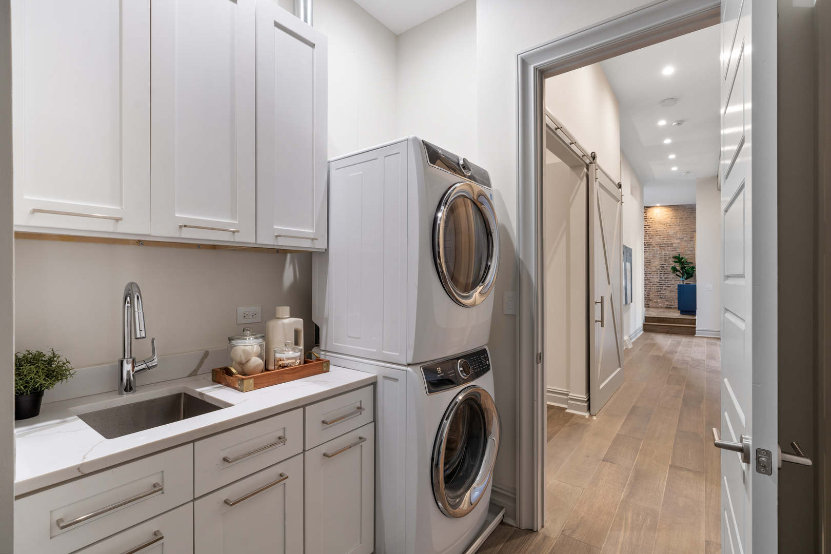 401 North Aberdeen Street, Unit 4N Chicago, IL 60642 - Photo 35 of 39