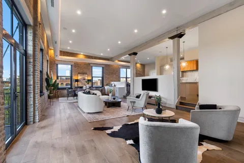 $2,100,000 | 401 North Aberdeen Street, Unit 4N, Chicago, IL 60642