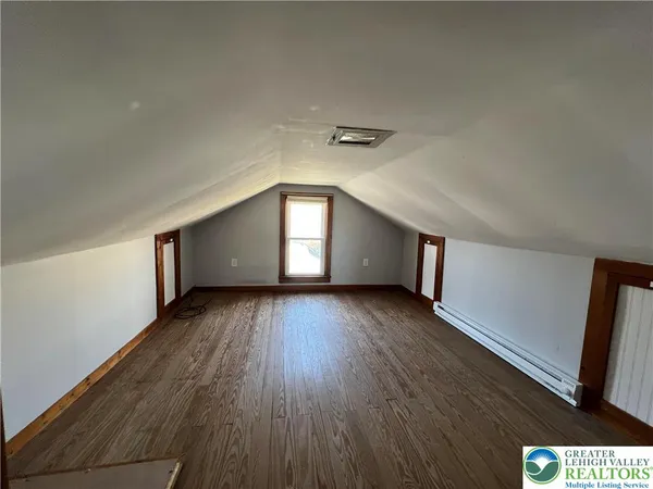 $1,700 | 353 West Street, Bath, PA 18014