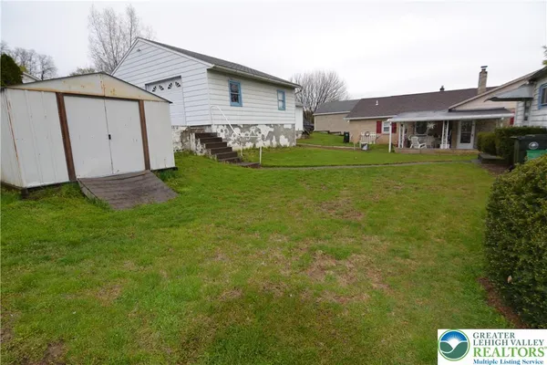 $1,700 | 353 West Street, Bath, PA 18014