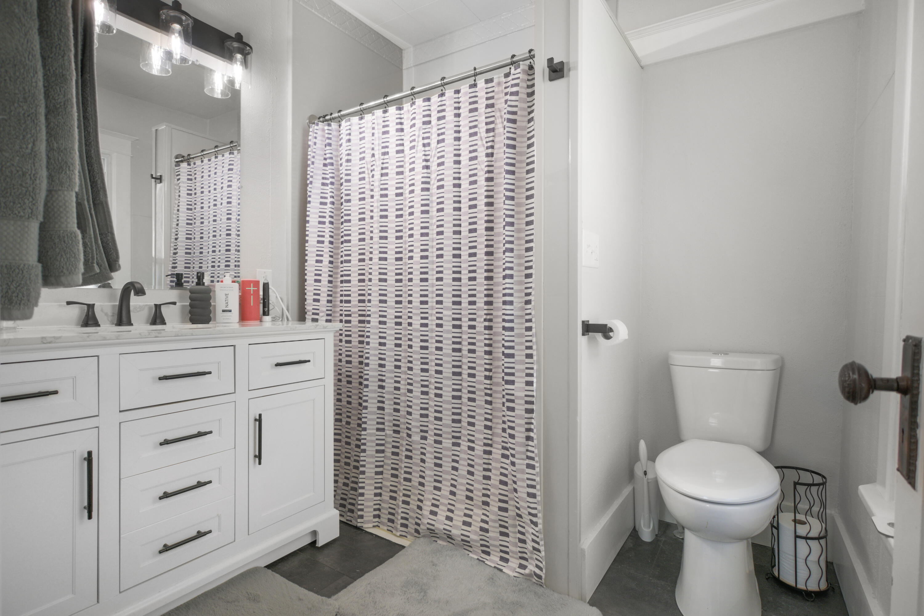 412 McDowell Street Delavan, WI 53115 - Photo 5 of 17 Bathroom 1
