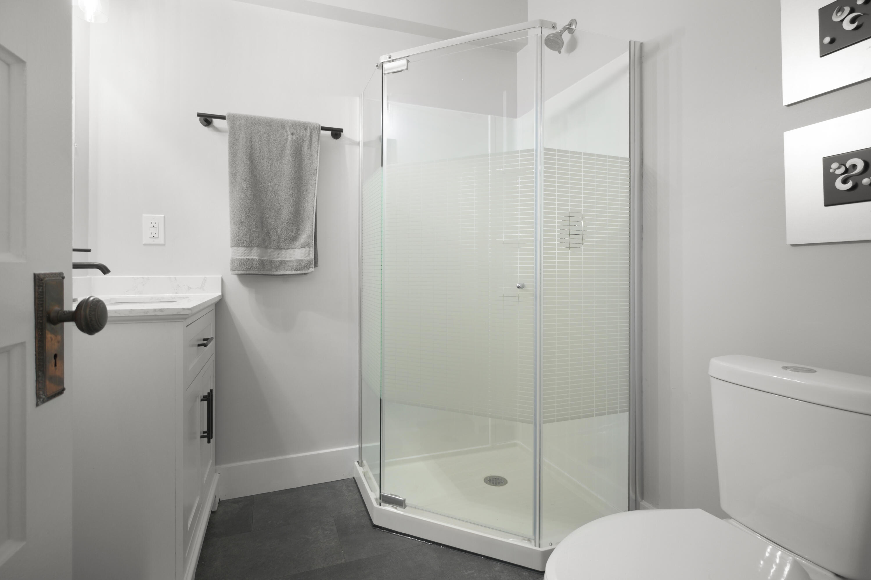 412 McDowell Street Delavan, WI 53115 - Photo 10 of 17 Bathroom