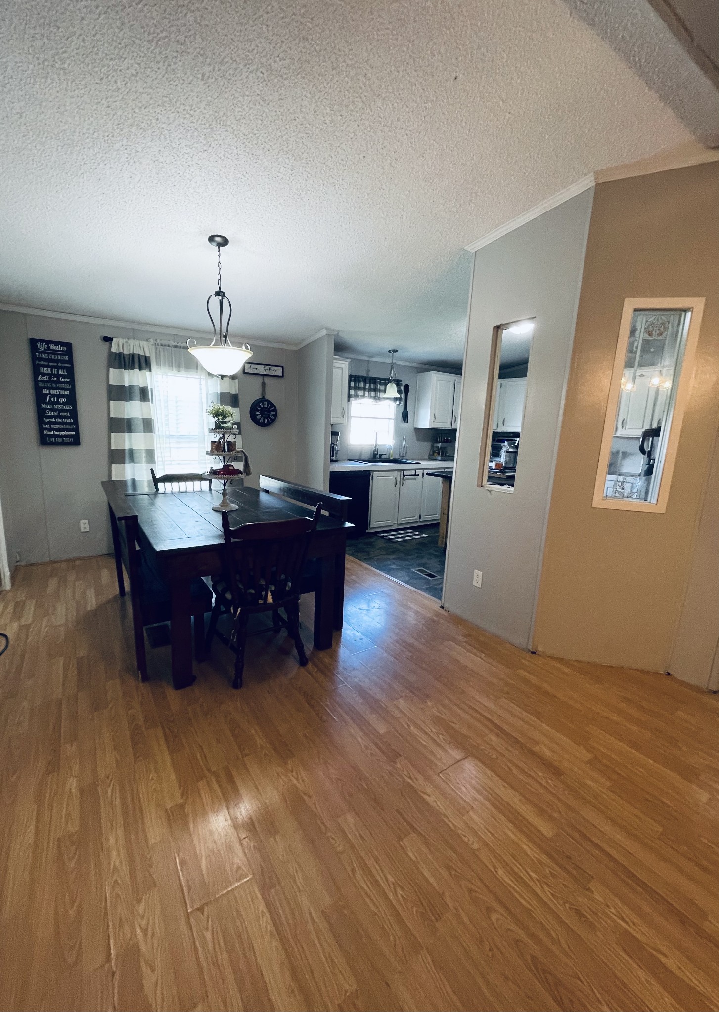 2015 Pomroy Road Manchester, TN 37355 - Photo 8 of 47 a living room with furniture and wooden floor
