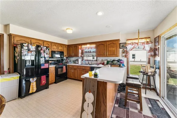 $2,000,000 | 10290 West 271st Street, Louisburg, KS 66053