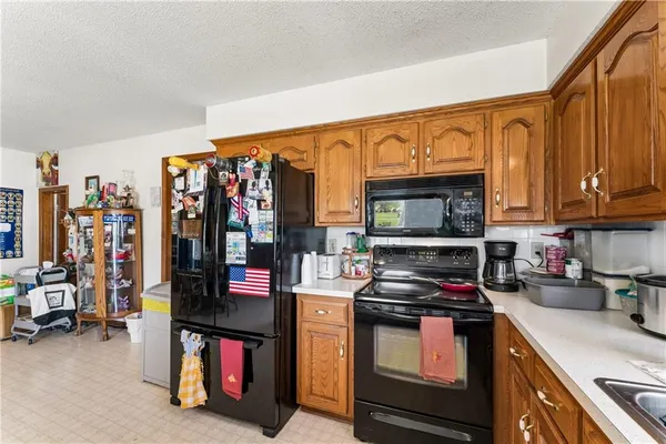$2,000,000 | 10290 West 271st Street, Louisburg, KS 66053