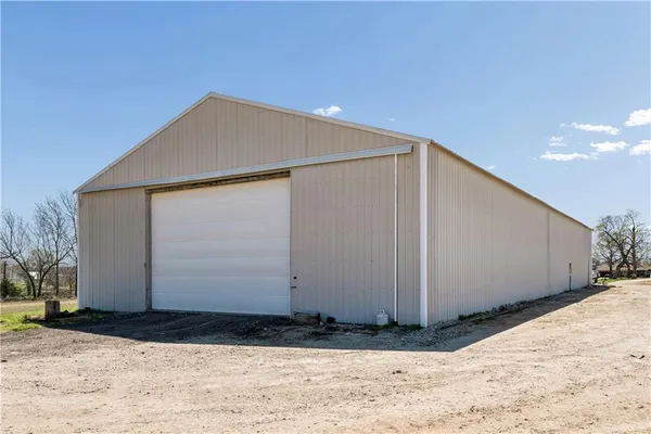 $2,000,000 | 10290 West 271st Street, Louisburg, KS 66053