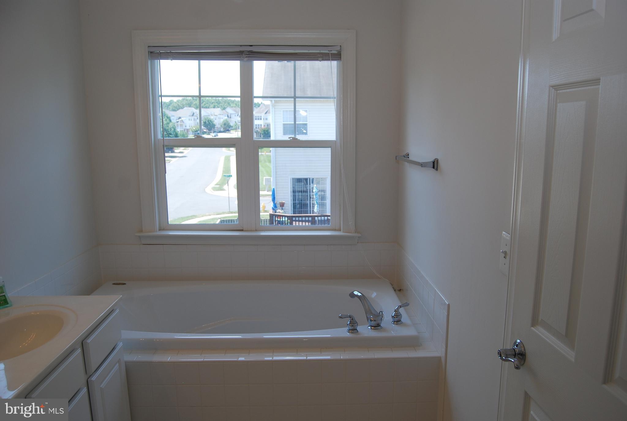 8101 Hard Shale Road Manassas, VA 20111 - Photo 15 of 30 Master Bath